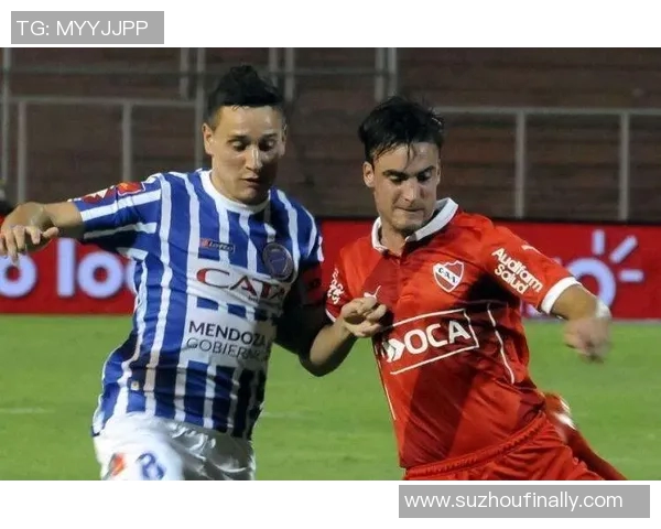 帕特罗与阿根廷独立的激烈对决揭示足球战术与球队精神的较量