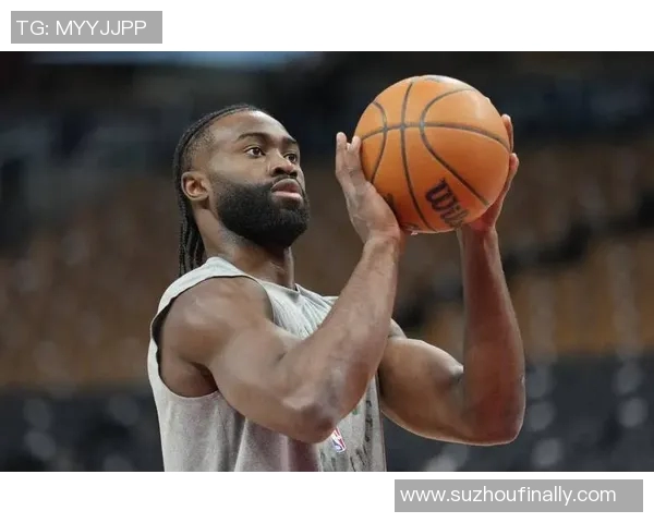 杰伦布朗的崛起之路:从新秀到NBA明星的奋斗历程与成就分析